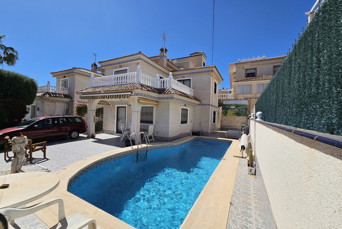 For Sale in Villamartin