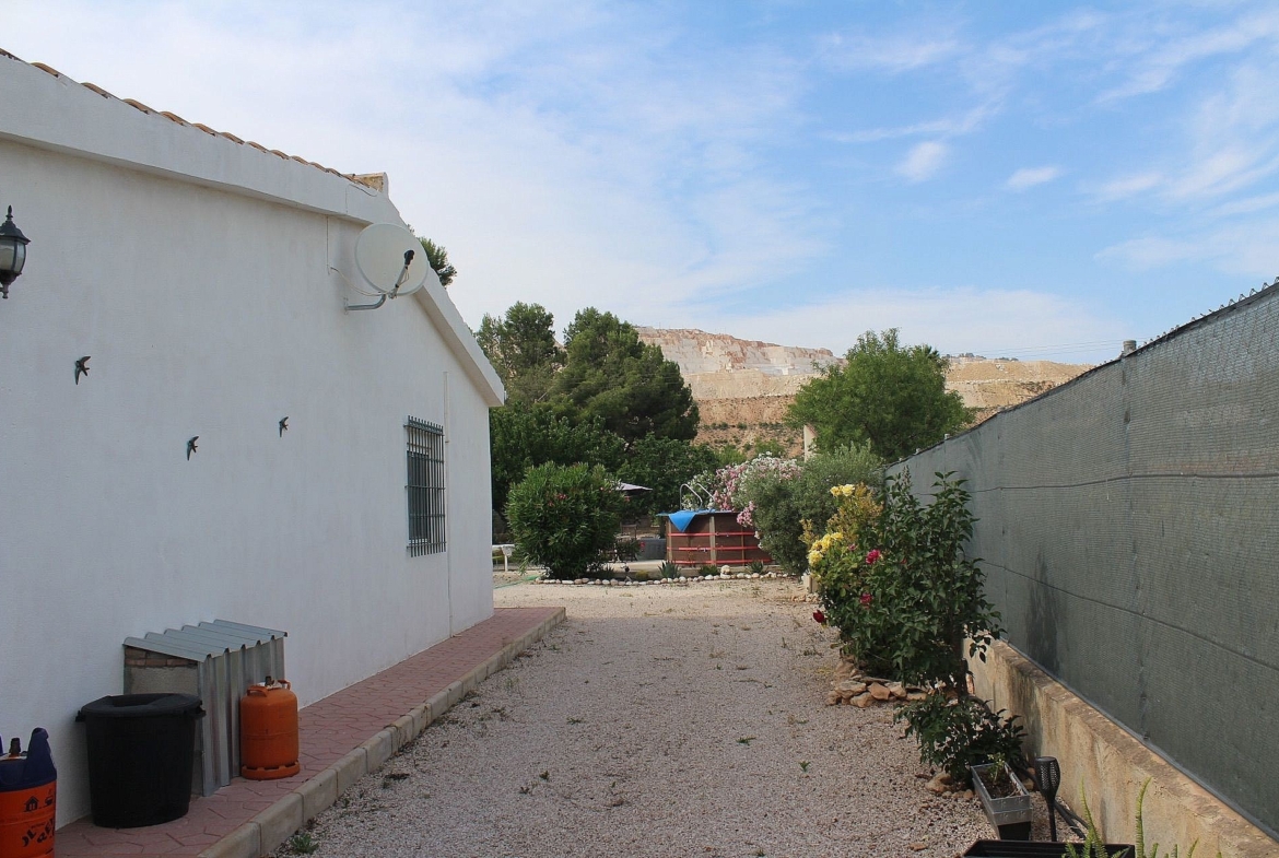 For Sale in Algueña